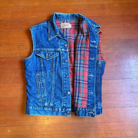 Vintage Levi’s denim trucker vest with flannel lining Made in USA. Size M. - Picture 3 of 8
